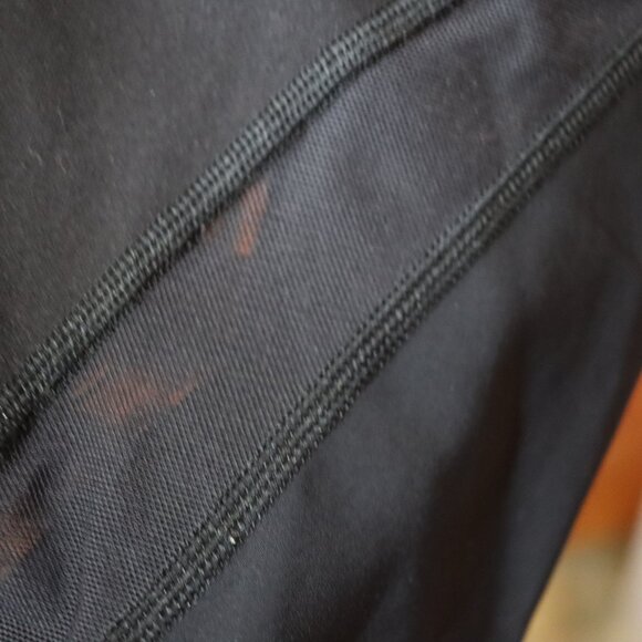 lululemon Scalloped Leg Cropped Legging no size dot est 10 - Picture 5 of 9